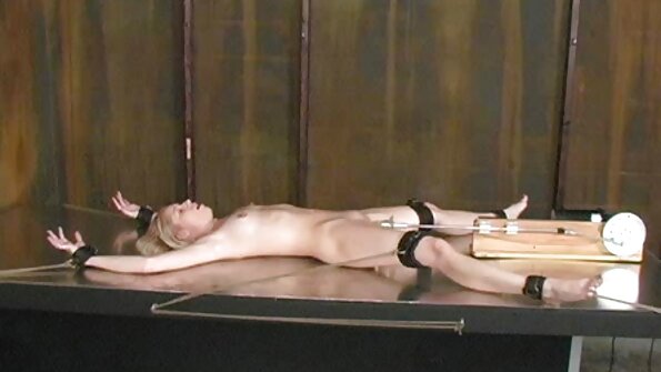 Мила європейська кохана отримує задоволення від рогового відео еротика масажиста