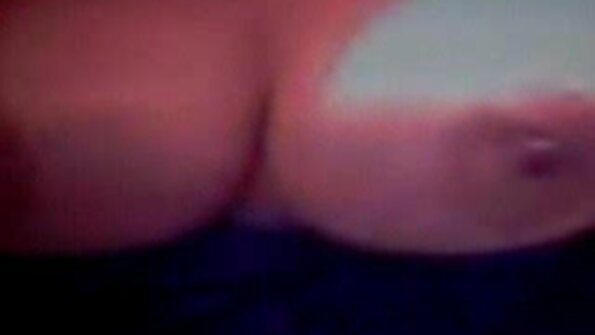 Сексуальний скачати еротику пірсинг язика робить гарний мінет у повній камері